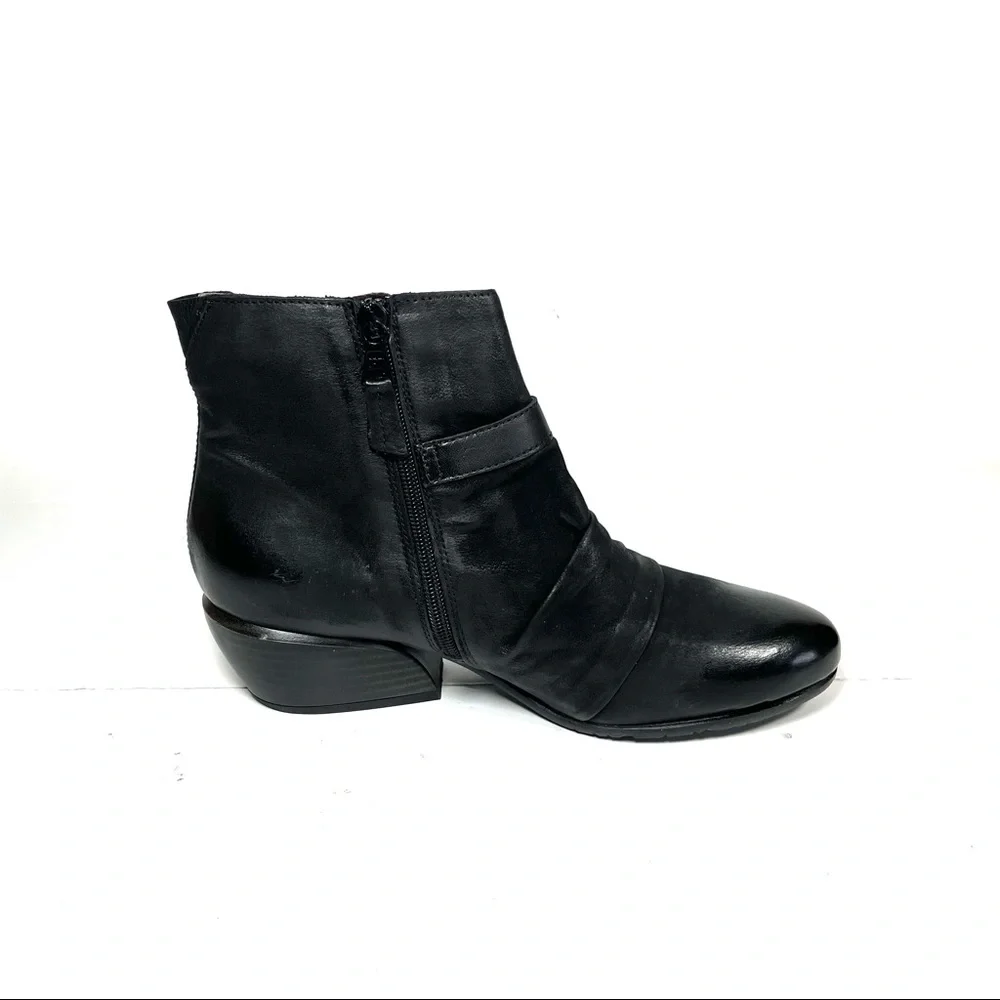 Miz Mooz Line Ankle Boots Womens Size 40 US 9.5 Buckle Black Leather. - Picture 2 of 10
